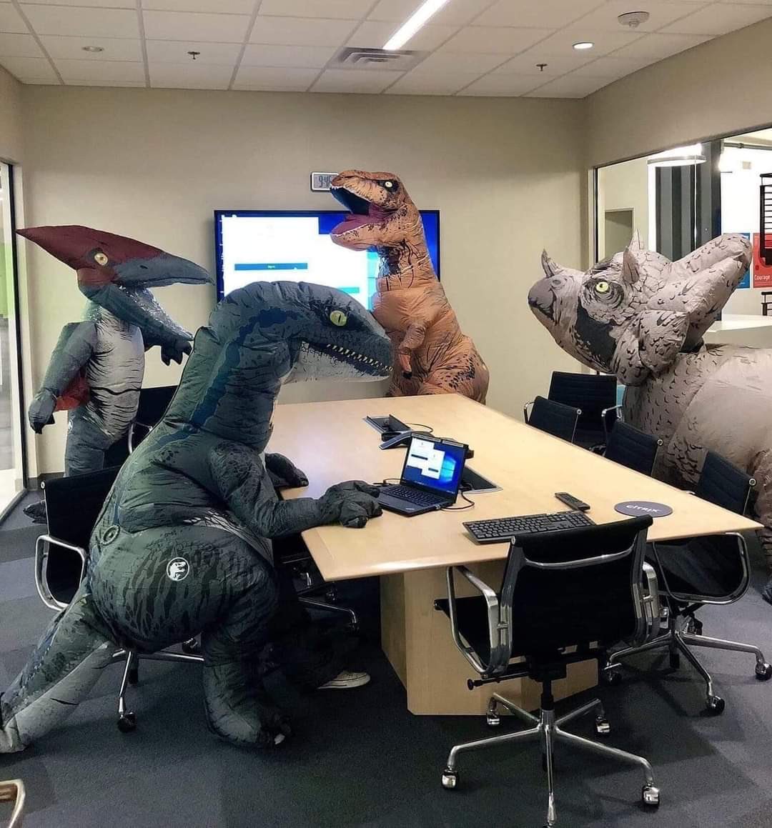 OSWALDORIOSM's tweet photo. Reunión de trabajo en la @CFEmx. https://t.co/YzYf9wXW7l