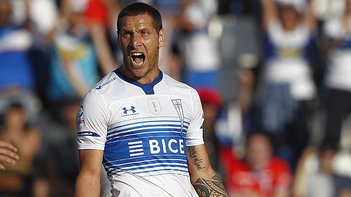 ClParalytics's tweet photo. Aued y su costumbre de aparecer en los clásicos! 💙🤍
Hoy desde la banca.
•28 minutos jugados
•0 goles 🔥🔥
•0 asistencias 🥵
•0 tiros a puerta 🥅😳
•0 pases claves 😱🪄
•4 pelotas perdidas ♿♿
Better than Jimmy Martínez??? Imposible amigos 😆😆 https://t.co/0S4Zers9p4