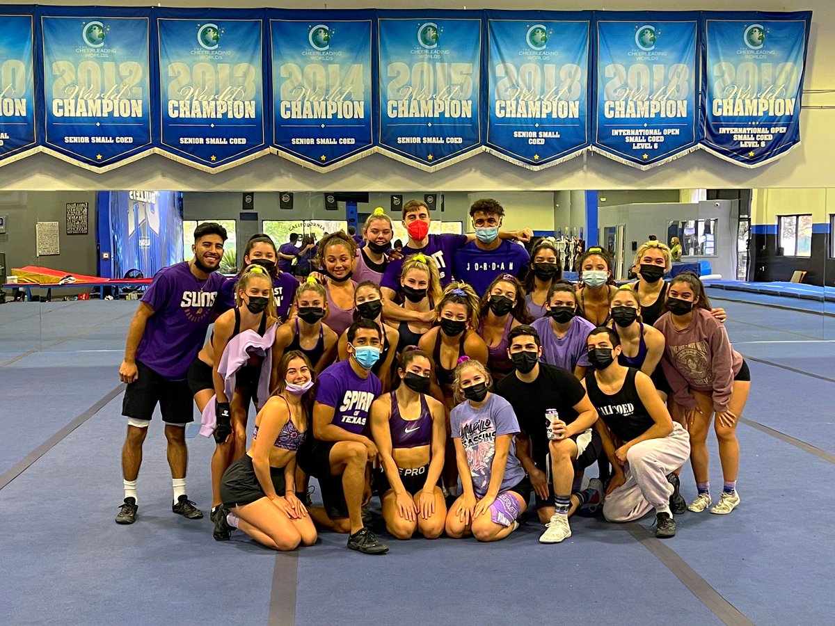 DillonBrandt's tweet photo. Smoed wore purple in honor of Mak this week💜 https://t.co/pv4mjVDVzB