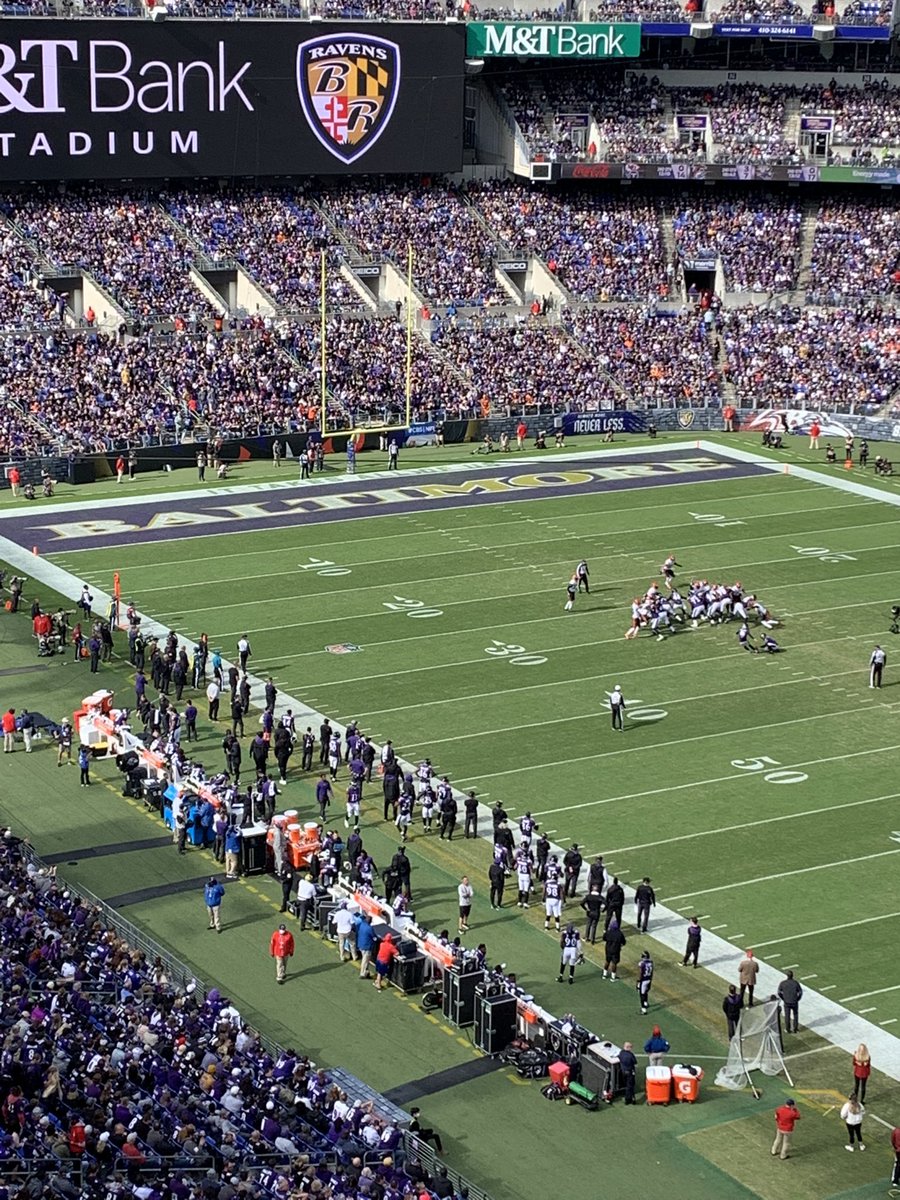 steevNSP's tweet image. @DAonCBS At Ravens game and Tuck kicked a FG over MO! #MoGaba