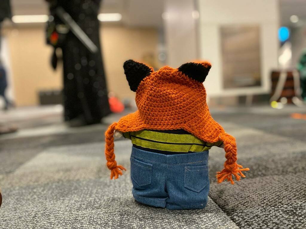 TheMariTimeLord's tweet photo. What?  There’s no warp speed passes this year and I want a good seat for the #Becky panel!  Of COURSE I lined up 40 minutes early!

#aditheadipose #cosplay #HalCon2021 #cosplayer #horrormovie #horrorcosplay #cosplaygirl #beckymovie2020 #cosplayersofinsta… https://t.co/Mu2jS9tU9x https://t.co/rvmfvfG7WH