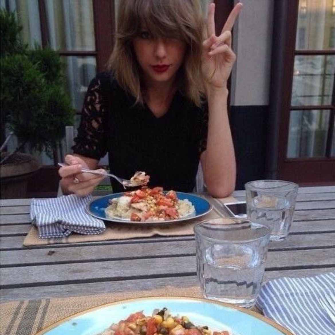 jaylorthinker's tweet photo. pov: date com eles 🍝 https://t.co/X03c2oqZ3L