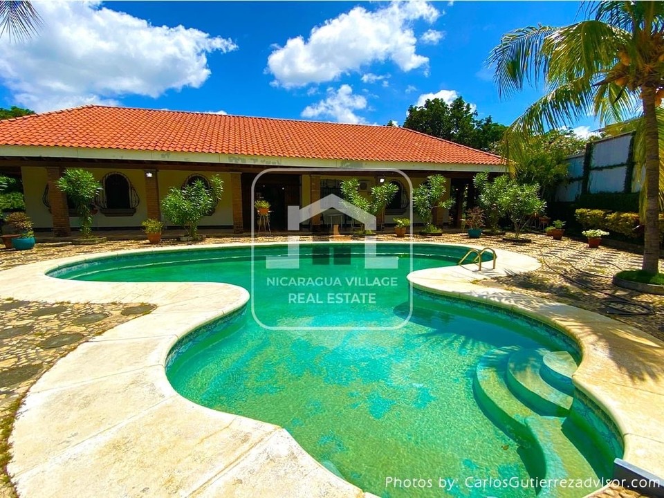 sandigo01's tweet photo. ✅ CG-071. SE VENDER CASA DE LUJO EN VILLA FONTANA
Para mayor información no dudes en contactarnos y con gusto agendamos una visita a la propiedad. (VISITAS AGENDADAS 24 HORAS DE ANTICIPACIÓN)
📲  (+505)7535 5017
📩 carlos.gutierrez.advisor@gmail.com
#thebesthouses #realestateni https://t.co/POrZdVnZyb