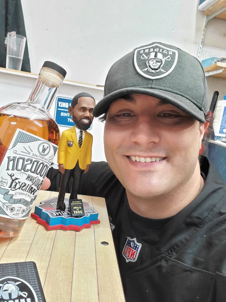 AmodeoCCS's tweet photo. Having some @woodsonwhiskey with my #Brother @CharlesWoodson waiting for the game to start!  #TeamAmodeo #WoodsonSunday #InCarrITrust #RN4L #RaiderNation @aamodeo899 #1Love https://t.co/ATegy0JZTf