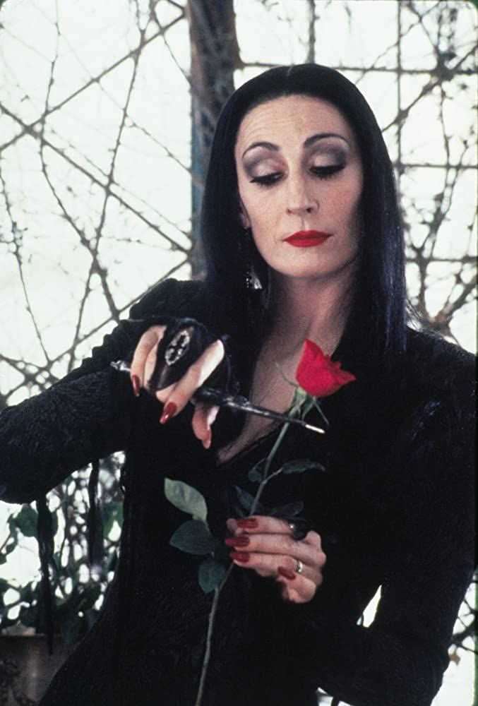 Morticia Addams 🌹🖤🕷