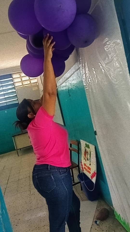 educativa_simon's tweet photo. #24deOct La UECA Angel de la Guarda con entusiasmo y alegría preparándose para dar la bienvenida al Regreso a Clases Seguro Progresivo y Voluntario 2021/2022, con la ambientación de sus espacios para recibir a los niños y niñas este #25deOct.
#DigamosPresente
@RiveroJilberto2 https://t.co/pqmp3ZK0Dd