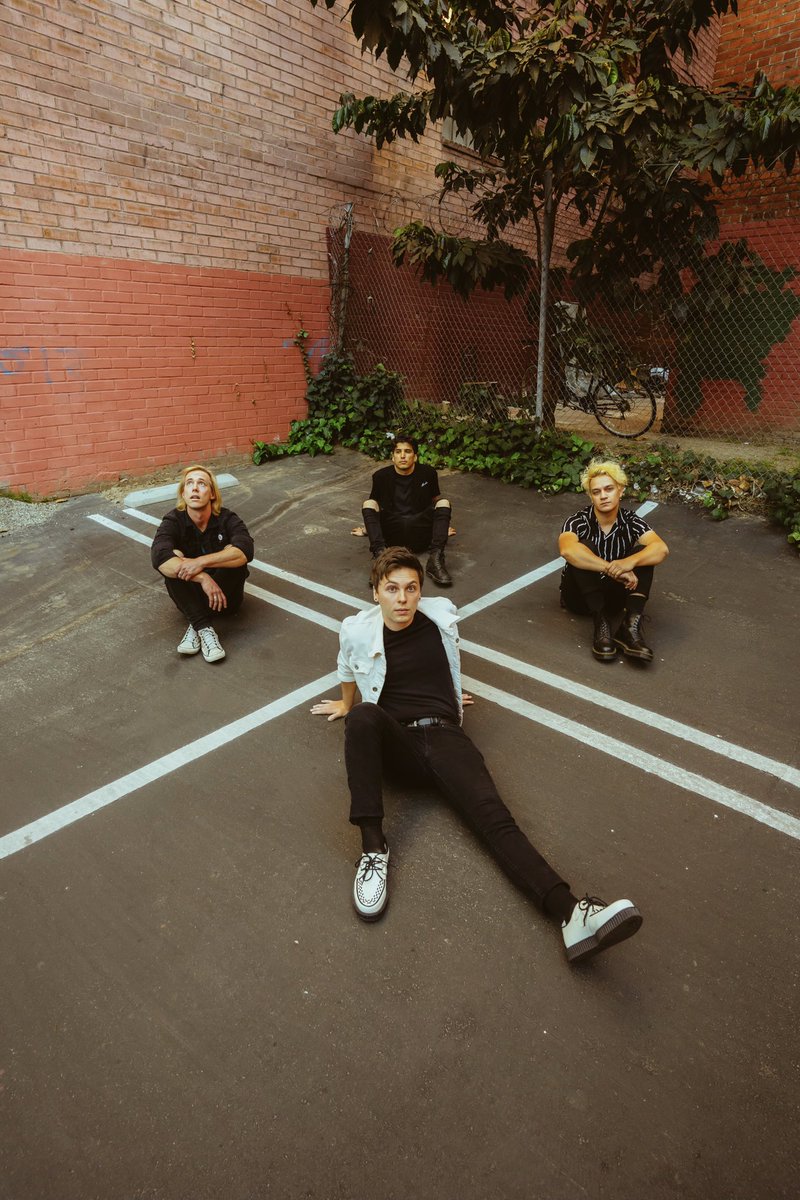 crashmycarband's tweet photo. Los Angeles!!! We are excited to share the stage with @EmblemThree and many more artists on OCTOBER 28TH for NIGHTMARE ON SUNSET 👻

TICKET LINK BELOW 🎃

https://t.co/CwHgmv7Rqe https://t.co/tfMSrf7IWJ