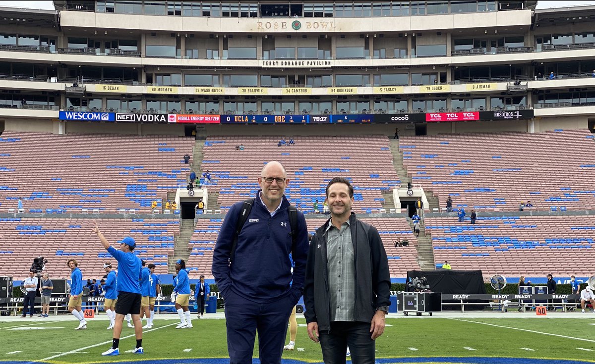 blackfor3's tweet photo. Good pregame hang yesterday with my bud @bhofheimer_espn @RoseBowlStadium before #OREvsUCLA The best @ESPNPR man in the biz! @JenLada @ReceDavis @davidpollack47 @DesmondHoward @KirkHerbstreit @cbfowler @CollegeGameDay @MartinJarmond @BrooksAD @sorevawaslike https://t.co/Jg7wVNTgK1
