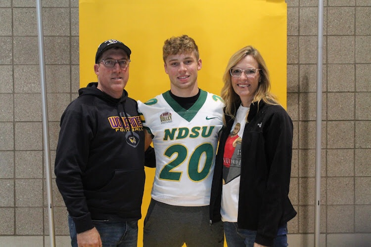 BrendenBegeman's tweet photo. Thank you @NDSUfootball for the game day visit yesterday! It was a lot of fun! Thank you @Coach_Roehl for the invite! https://t.co/XEQgvZGBOu