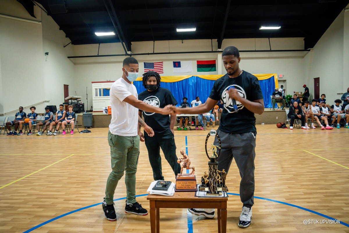CHC3's tweet photo. Congrats to @SHMbBall on winning the 9DIME Fall League Arthur Ward Award- Coach Of The Year! Huge S/O to @jusward4 on coming thru and presenting the award that has been renamed in loving memory of his father @WHSMathGuy !! @DrVernonLowery @kristle_rouse @CoachJas321 https://t.co/gkpRuQ2C8z