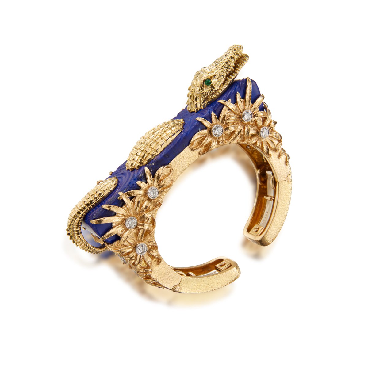 #AuctionUpdate Kicking off our Icons of Excellence & Haute Luxury auction in Vegas, this stunning David Webb 'Nile' cuff bracelet reaches $69,300. #SothebysxMGM