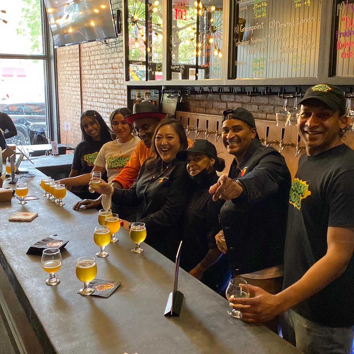 ChefJJ's tweet photo. Spent a beautiful day in the neighborhood 
with @mastercard @belinda_chicago  @MarcusCooks  toasting and tasting to some of the most culture-rich restaurants, breweries, and bakeries Harlem has to offer. 👇🏾
The Edge, Harlem Hops, Make My Cake, Spoonbread
#Priceless https://t.co/ousU5isV4P