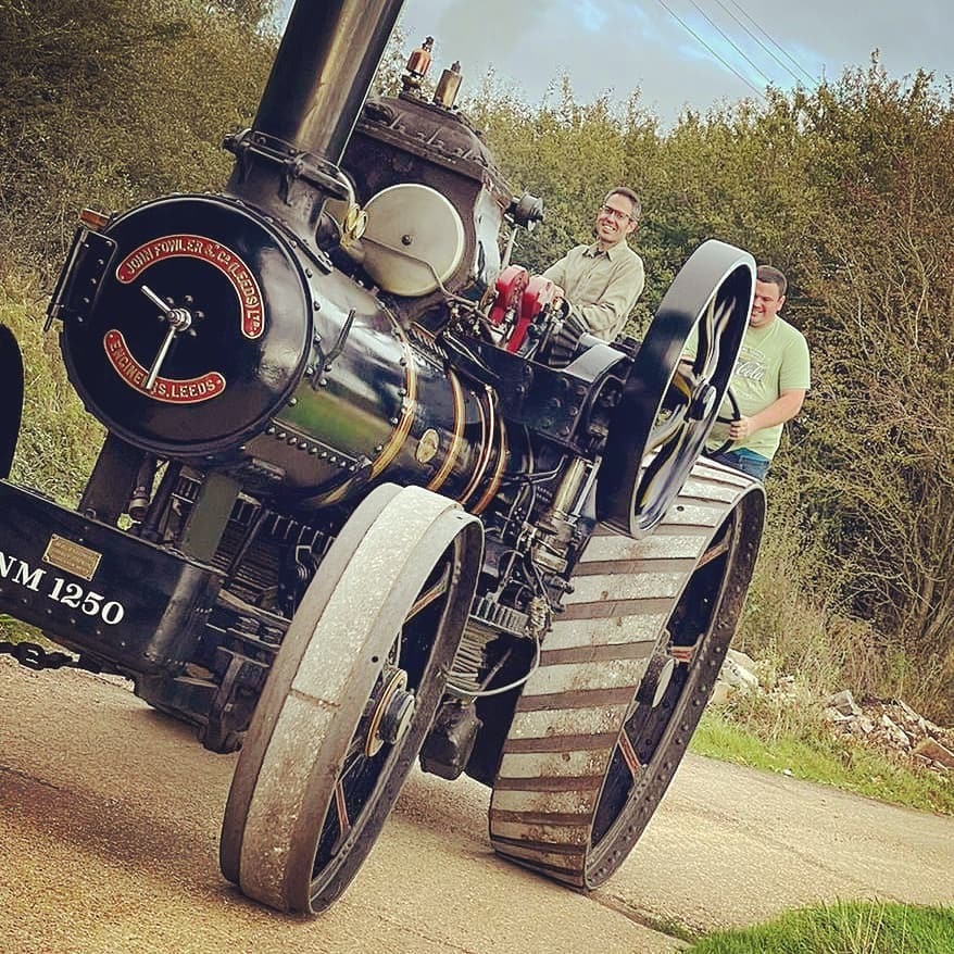 DEFENDERist's tweet photo. Back to the yard safe and sound, thanks @realbrains photo creds @jadefarrell___
.
#fowler #fowlerk7 #steampunk #steamengines #steamengineproblems #steam #roadrun https://t.co/fX5hAHuMnF