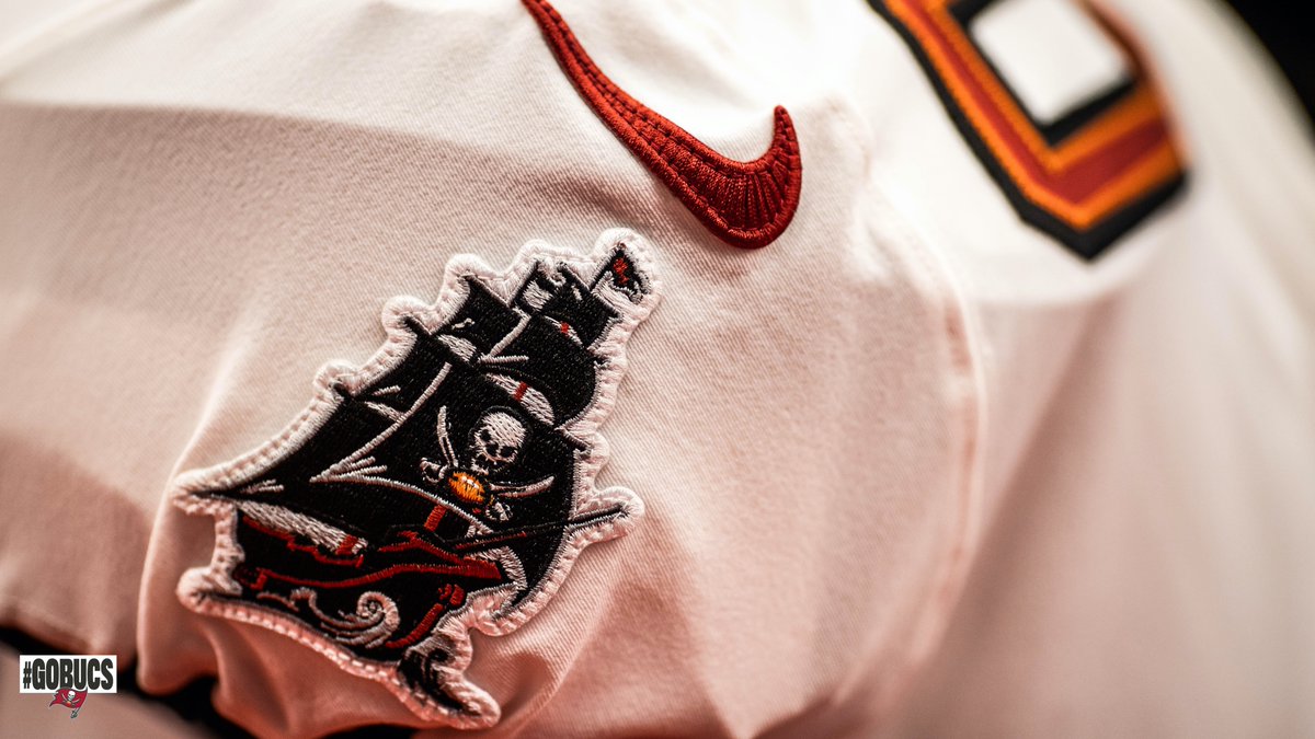 Buccaneers's tweet photo. White on pewter 🔥 https://t.co/C7Paa11rb3