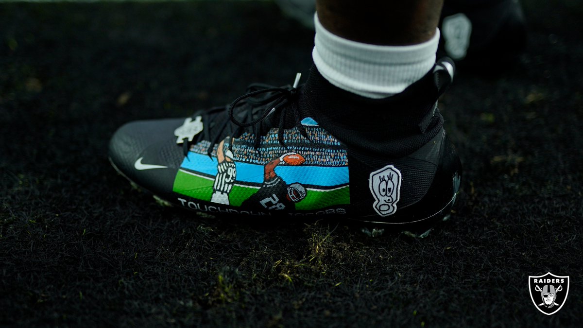 Raiders's tweet image. 🎮🎮🎮

@iAM_JoshJacobs | #PHIvsLV