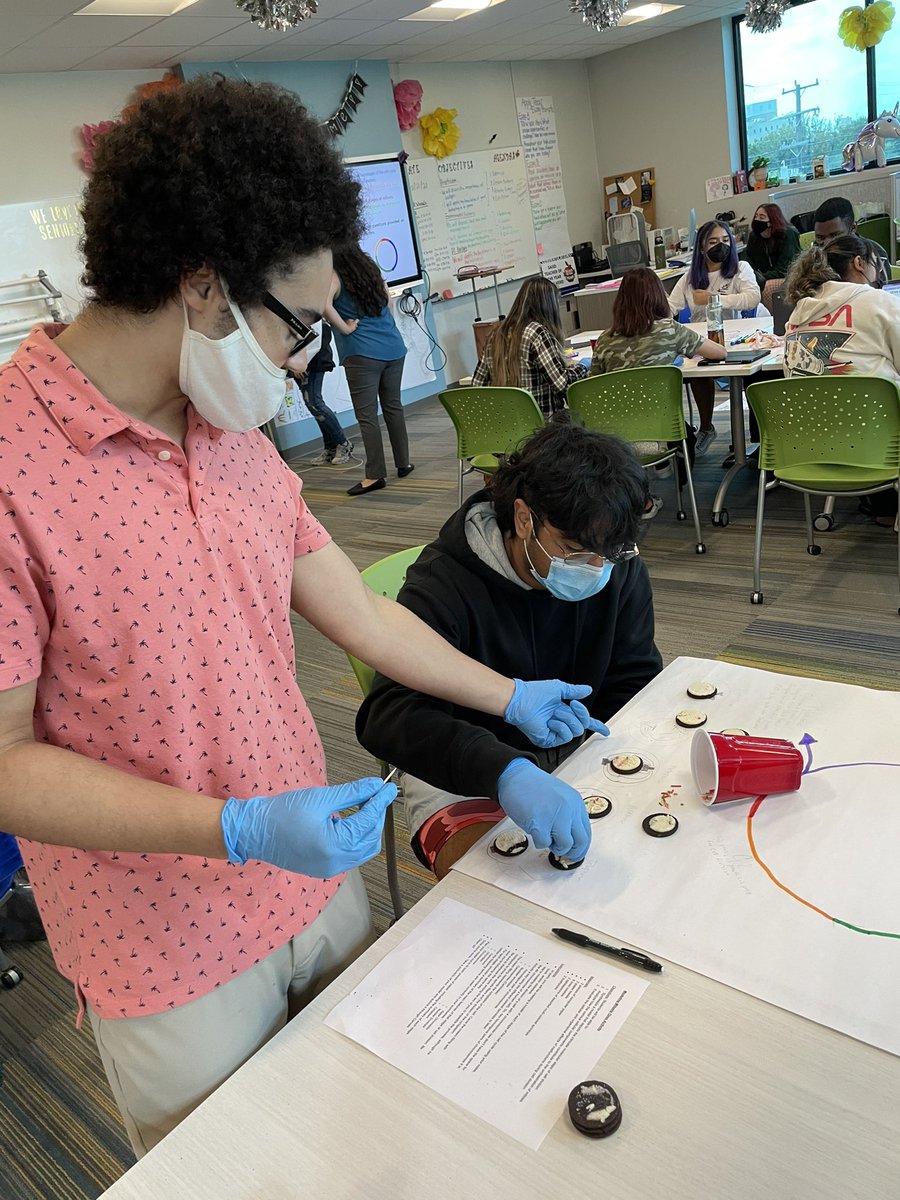 kendrargarza's tweet photo. DC bio students diagraming the Eukaryotic Cell Cycle and Modeling Mitosis with Oreos this week. I love their questions and curiosity! #casttechproud https://t.co/1hWDeThzzi