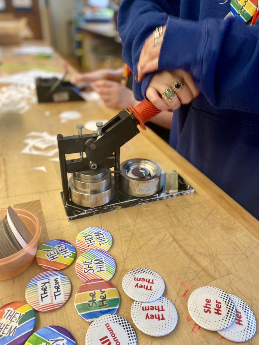 In observance of International Pronoun Day this week, Amundsen's Gender-Sexuality Alliance is creating custom pronoun buttons for students and staff! Proceeds go towards future GSA activities. #InternationalPronounsDay @ChiPubSchools