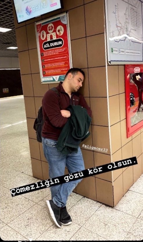 ortopedi çömezliğimde her nöbet çıkışı arabada uyuyakaldığımdan babamın ısrarıyla genellikle toplu taşıma kullanırdm, çoğu zaman arkadaşlar dalga geçerlerdi ayakta bile uyuyorsun diyerek ama ölmemek için buna mecbur olduğumuzu bilmezlerdi #36saatcinayettir #36saatnöbetcinayettir