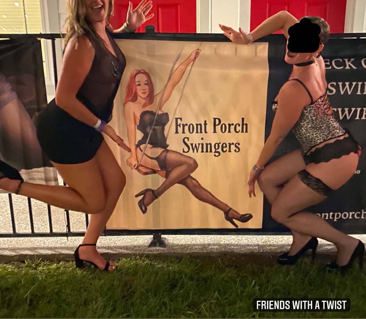 FWAT_Podcast's tweet photo. Sending a hugeeee thank you to the Front Porch Swingers for putting in tons of time & effort into making this weekend one to remember!!! PodBash was AMAZING!!🤩😘🔥 @FPSwingers
#friendswithatwist #fwatpodcast #podbash #secretshideaway https://t.co/geRCJn9lNT