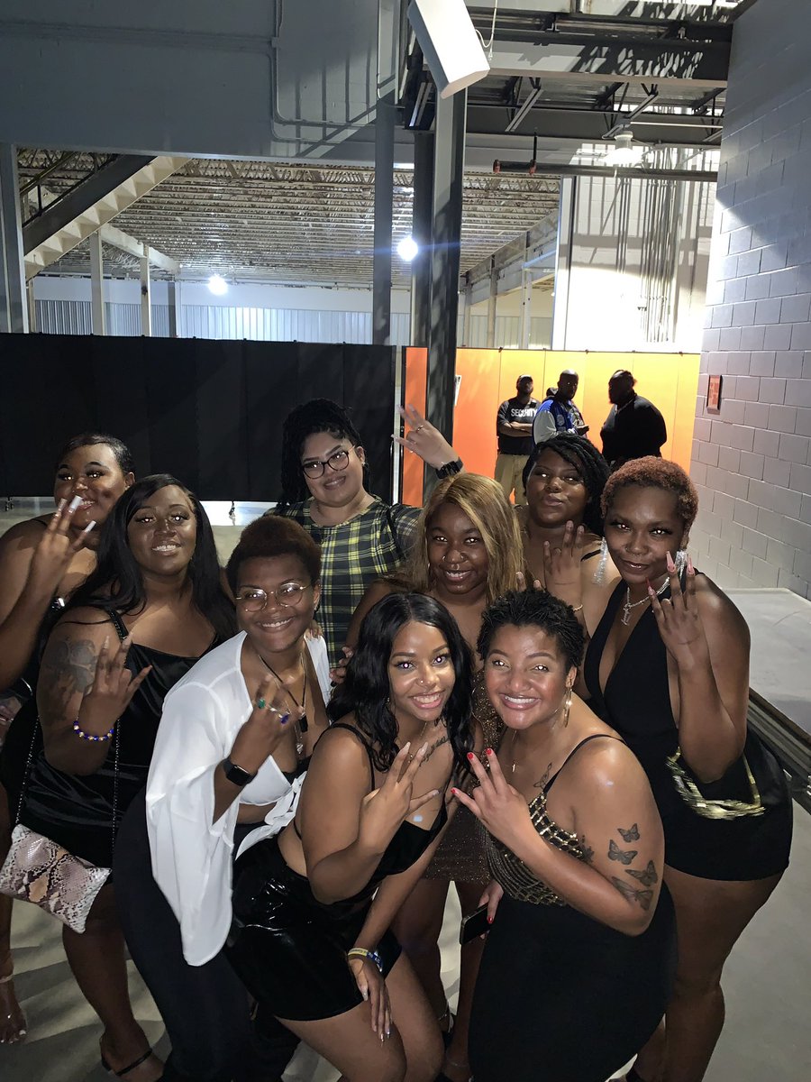 zzdurgans's tweet photo. Homecoming ‘21💛🥳 https://t.co/qwkfC3LQRE