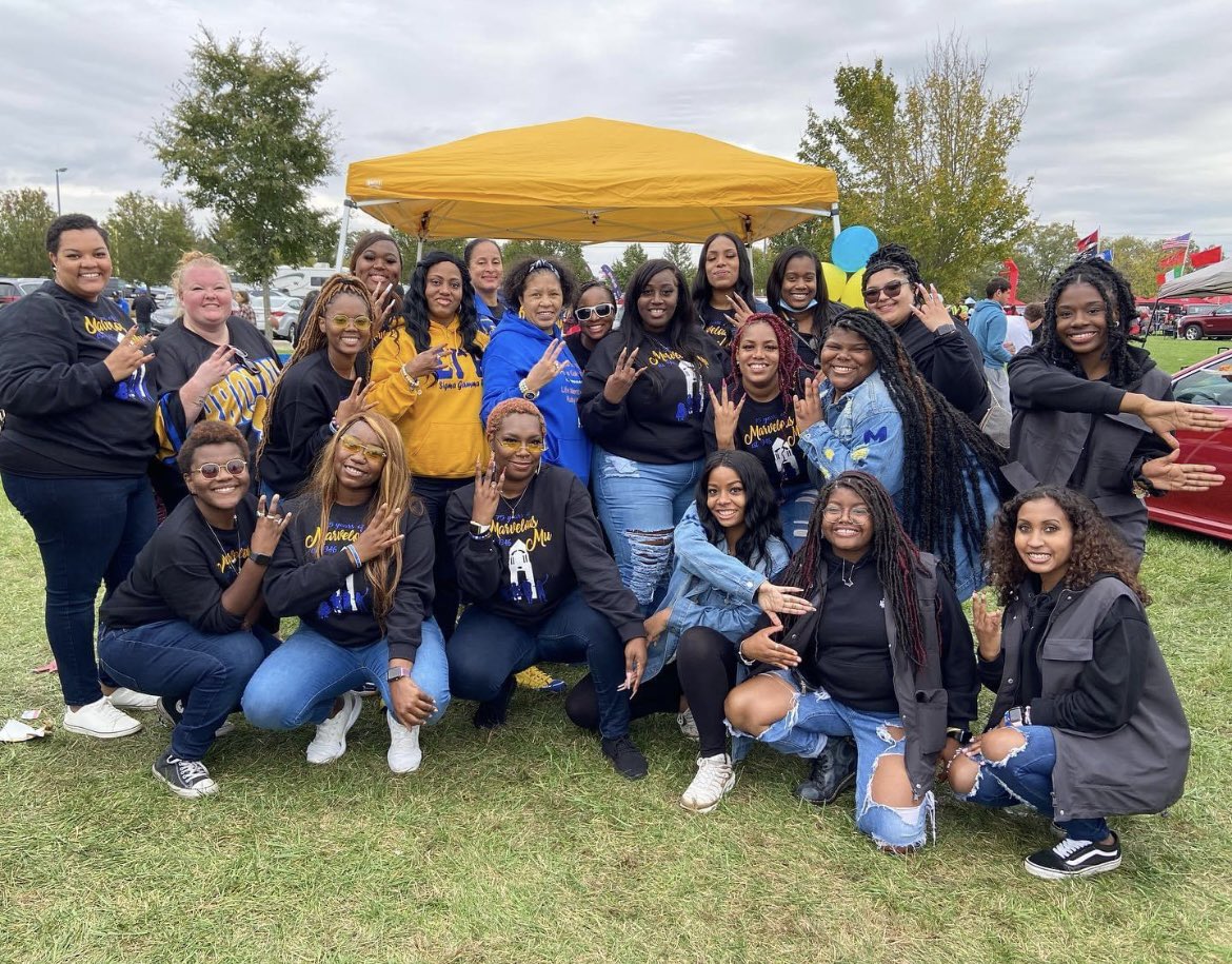 zzdurgans's tweet photo. Homecoming ‘21💛🥳 https://t.co/qwkfC3LQRE