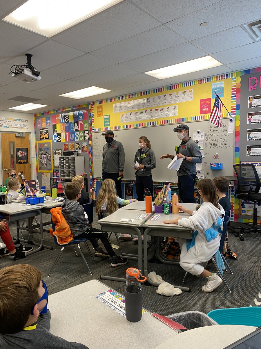 mrsmillermp's tweet photo. @LenexaFire teaching us about making a plan for potential home fires. Thank you! #fireprevention https://t.co/ij0hnS5VCQ