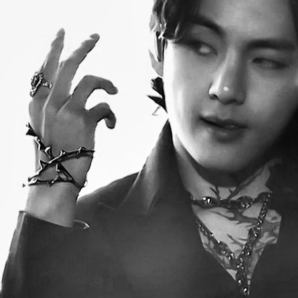 black swan taehyung 
i’m you                                  but stronger
