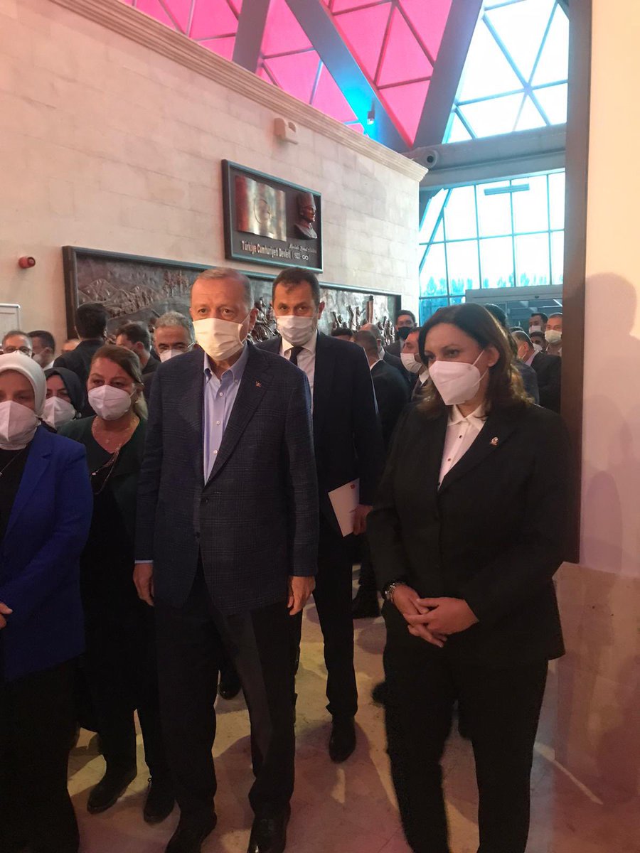 ozlemunalir's tweet photo. Genel Merkez Kadın Kolları tarafından organize edilen ve ilk kez şehrimizde gerçekleştirilen “Kadınlarla Büyük Türkiye Yolunda” adlı programımıza  Cumhurbaşkanımız Sayın Recep Tayyip Erdoğan’ın teşrifleri bizleri onurlandırmıştır.
#KadınlarlaBüyükTürkiyeYolunda https://t.co/aWmYwxBXIB