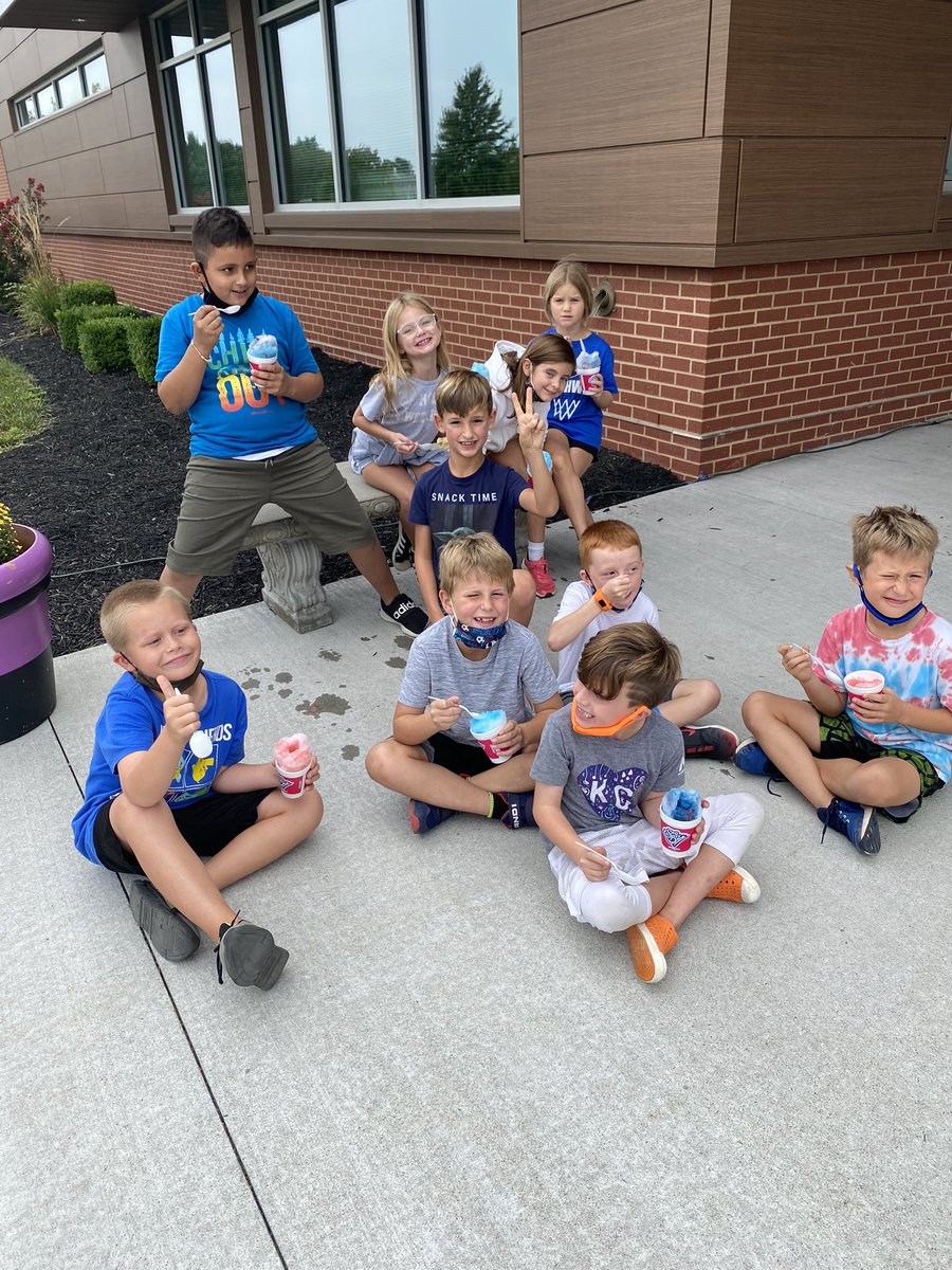 mrsmillermp's tweet photo. When your class has the highest participation in the school fun run, you earn Jarvy’s! #shavedice #funrun #secondgrade https://t.co/DmOmumbMdx