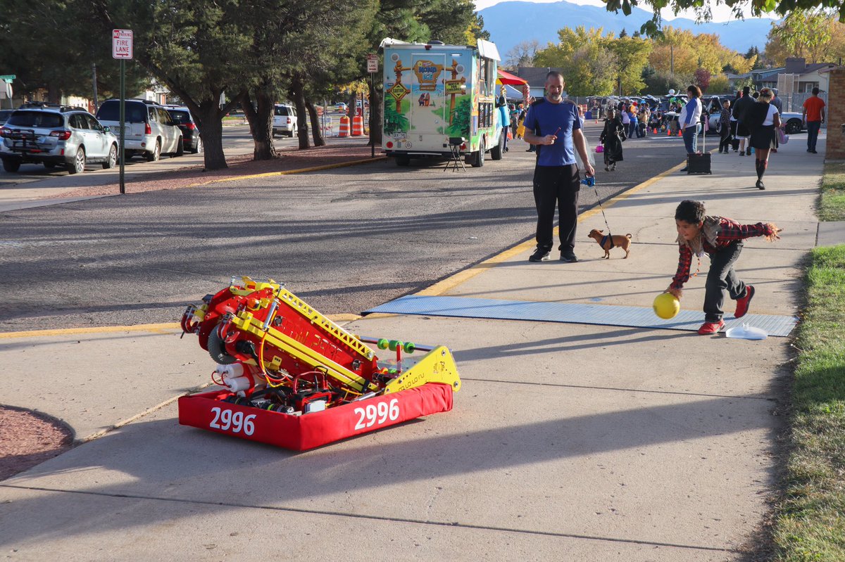 frc2996's tweet image. It’s spooky season! 🎃 Thank you to Jackson Elementary School for letting us run games and showcase our robot Oscar at their Trunk or Treat last Saturday. It was a pleasure to see kids get excited about robotics!

#omgrobots #frc #cssd11 #morethanrobots #cougarsgonewired