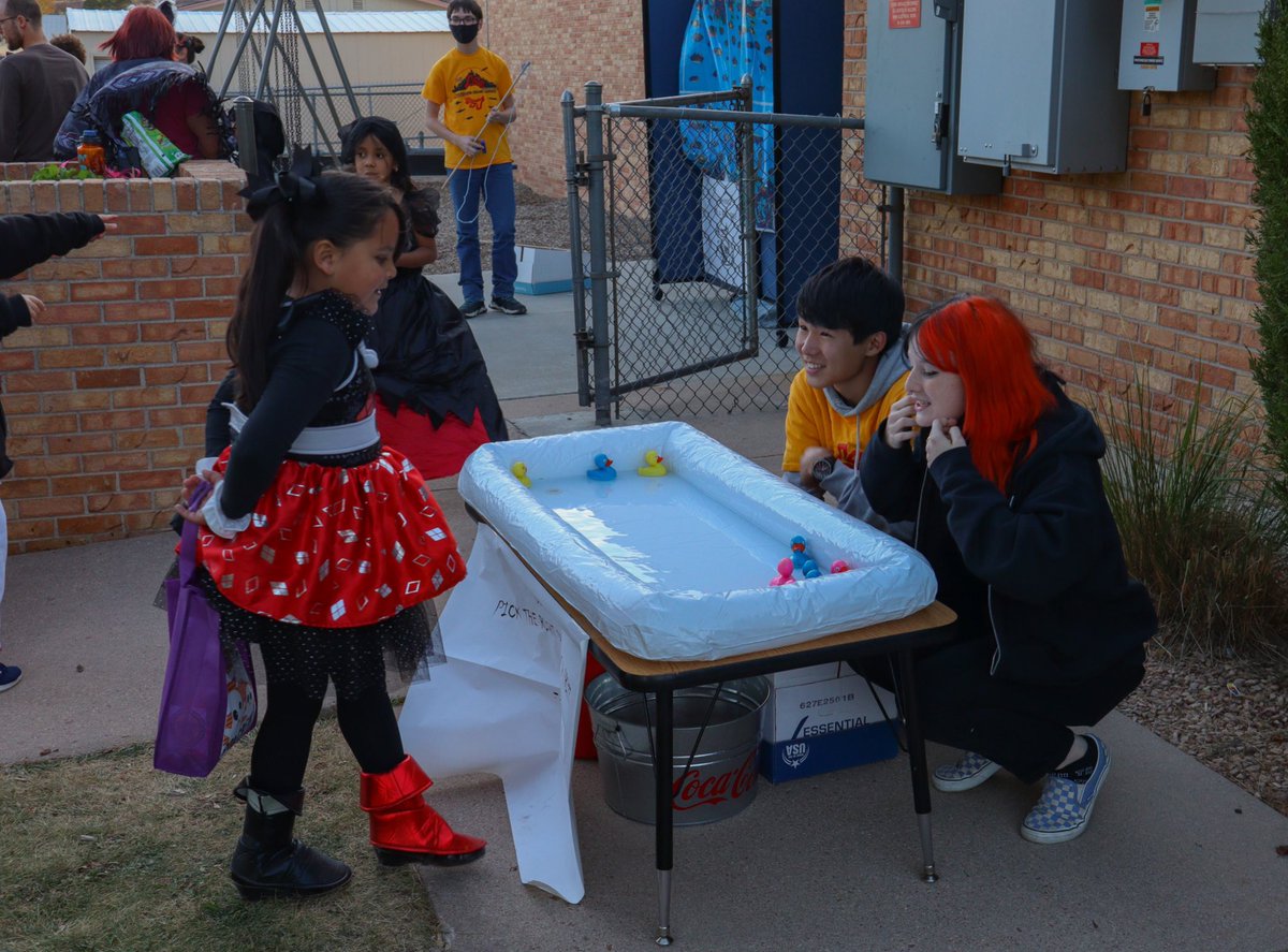 frc2996's tweet image. It’s spooky season! 🎃 Thank you to Jackson Elementary School for letting us run games and showcase our robot Oscar at their Trunk or Treat last Saturday. It was a pleasure to see kids get excited about robotics!

#omgrobots #frc #cssd11 #morethanrobots #cougarsgonewired