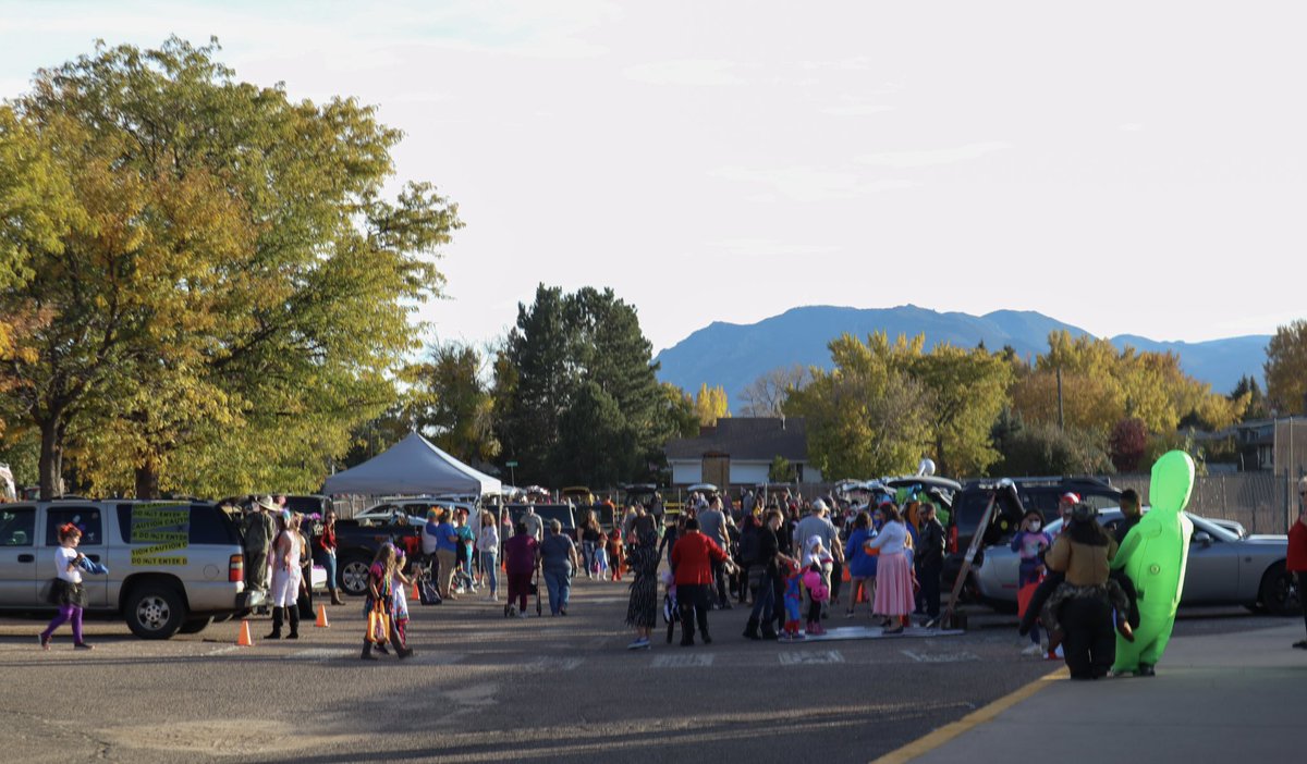 frc2996's tweet image. It’s spooky season! 🎃 Thank you to Jackson Elementary School for letting us run games and showcase our robot Oscar at their Trunk or Treat last Saturday. It was a pleasure to see kids get excited about robotics!

#omgrobots #frc #cssd11 #morethanrobots #cougarsgonewired