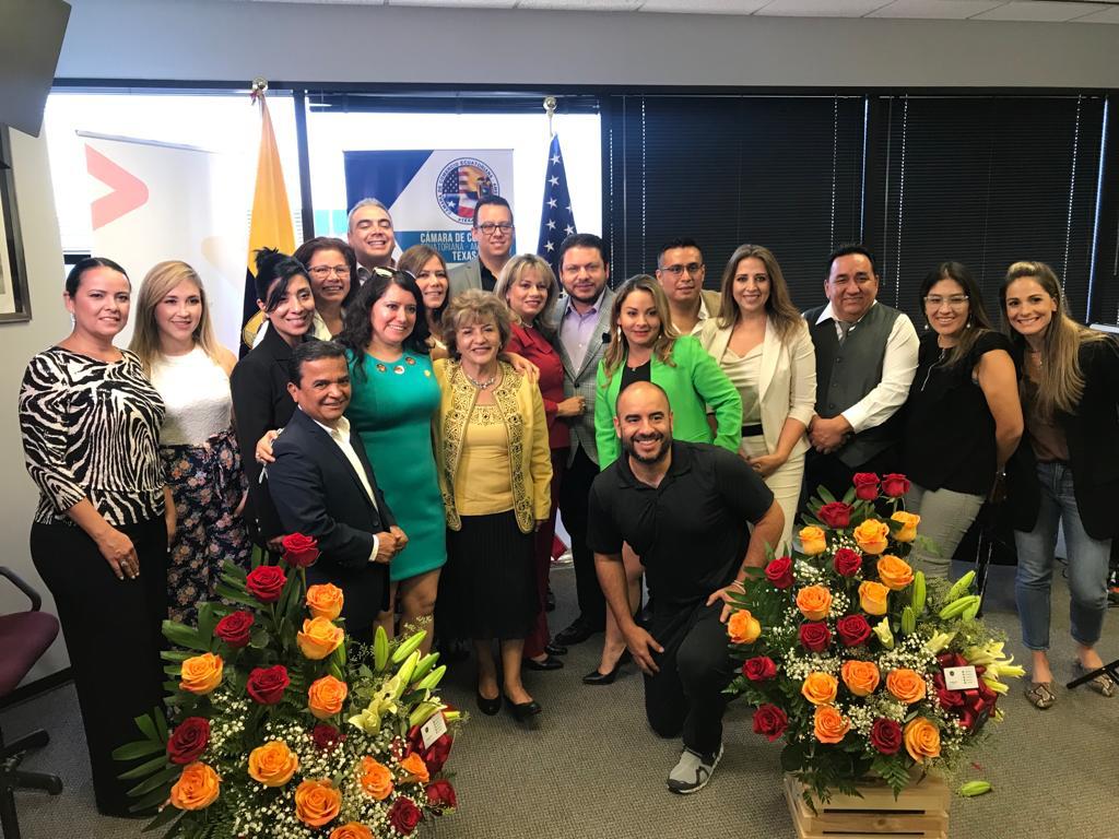 cceatx's tweet photo. Algunos momentos de lo que se vivió el pasados jueves en la primera Exposición Virtual-Ecuador para Texas, con el auspicio del Consulado de Ecuador en Houston 🔝✔️
Contamos invitados especiales y panelistas que presentaron temas de alto valor e interés✅✅ https://t.co/BbiOzjw5oA