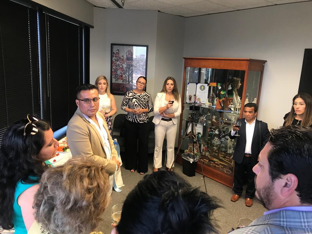 cceatx's tweet photo. Algunos momentos de lo que se vivió el pasados jueves en la primera Exposición Virtual-Ecuador para Texas, con el auspicio del Consulado de Ecuador en Houston 🔝✔️
Contamos invitados especiales y panelistas que presentaron temas de alto valor e interés✅✅ https://t.co/BbiOzjw5oA