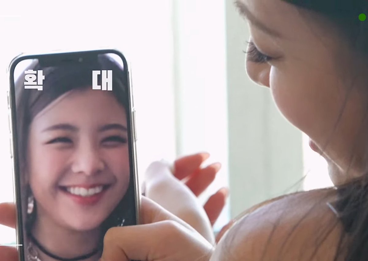 ITZYelite's tweet photo. When she smiles with her eyes, it melts the heart of everyone. ☺️ https://t.co/5NMXRMeQhG