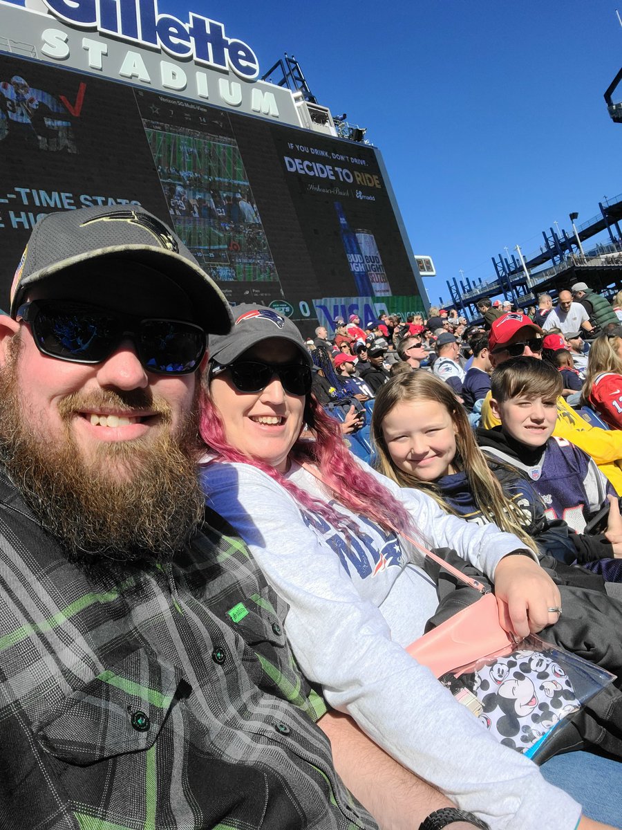 PopsRekless's tweet photo. #patsgame #PatsNation https://t.co/haX1mlXiZA