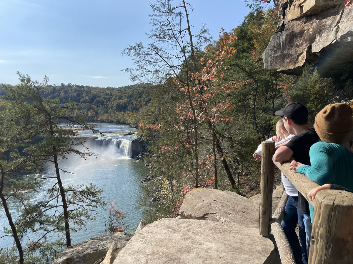 scipats's tweet photo. Hiking Eagle Falls Trail allows the best views of Cumberland Falls. https://t.co/R3Ou29TT17