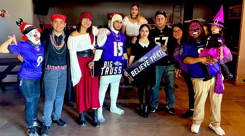 DanaheDanguicku's tweet photo. #RavensFlock #Saltillo  #customparty #CINvsBAL #foxnflsunday #foxnfl https://t.co/YCWbFusSFA