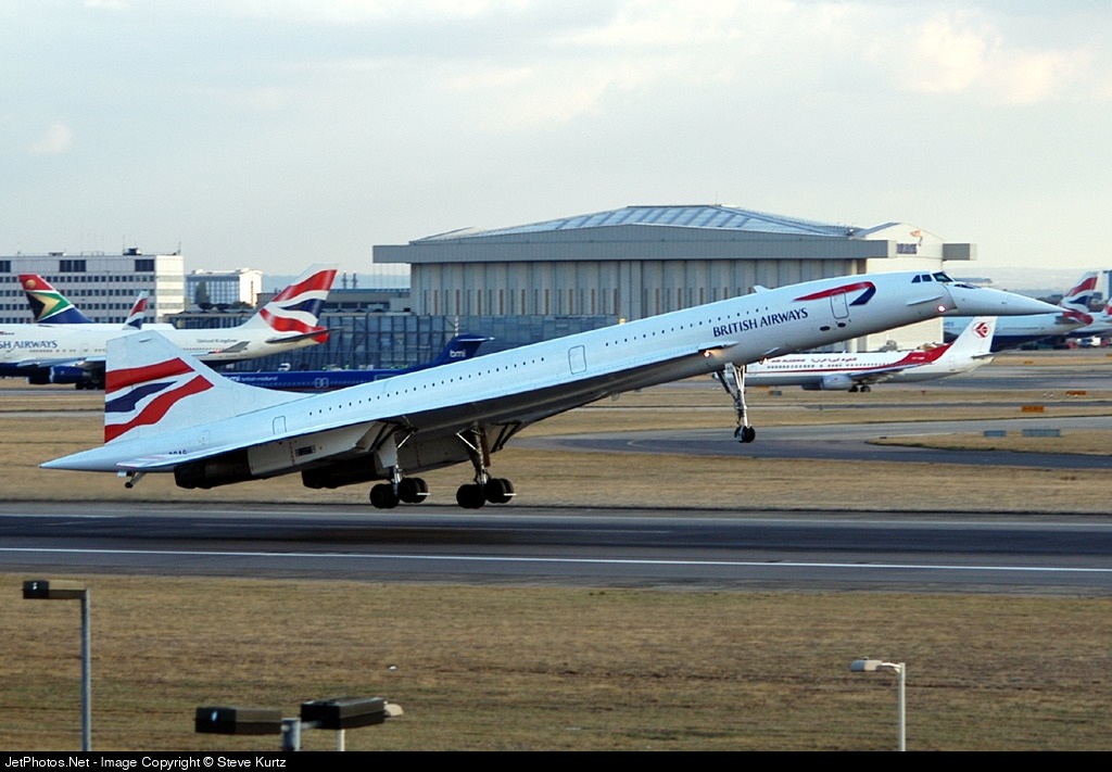 JetPhotos's tweet photo. Today in 2003, Concorde made its final revenue flight. 

See 2500 photos of Concorde from first flight to museum displays at https://t.co/UB3kZVBGGg https://t.co/q9m0sUjZBh