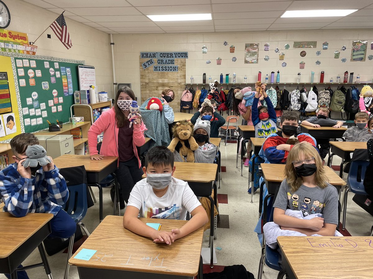 JuliaHerman117's tweet photo. What a great ending to Red Ribbon Week! #glenoakspanthers https://t.co/zRNBpl10vI