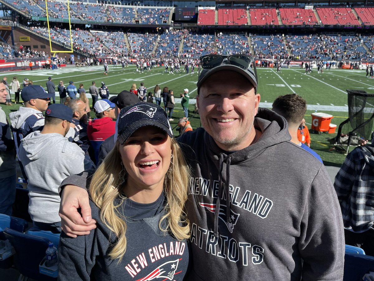 MariaCKonen's tweet photo. My first game! #PatsNation #patsgame #patriots https://t.co/uzwUecxXzI