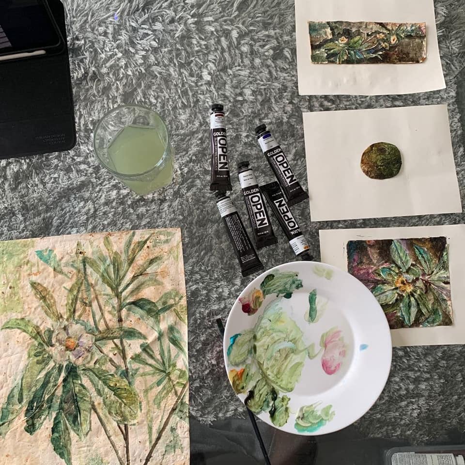efrenjo's tweet photo. Hace tiempo jugamos con la idea de usar el micelio como un lienzo para el arte. Hoy con mucho gusto les compartimos que la artista Tetei Cornejo nos ha honrado con plasmar su arte en él convirtiéndose así en la primera persona en México, en pintar sobre micelio puro. https://t.co/S1LAhAmSZT