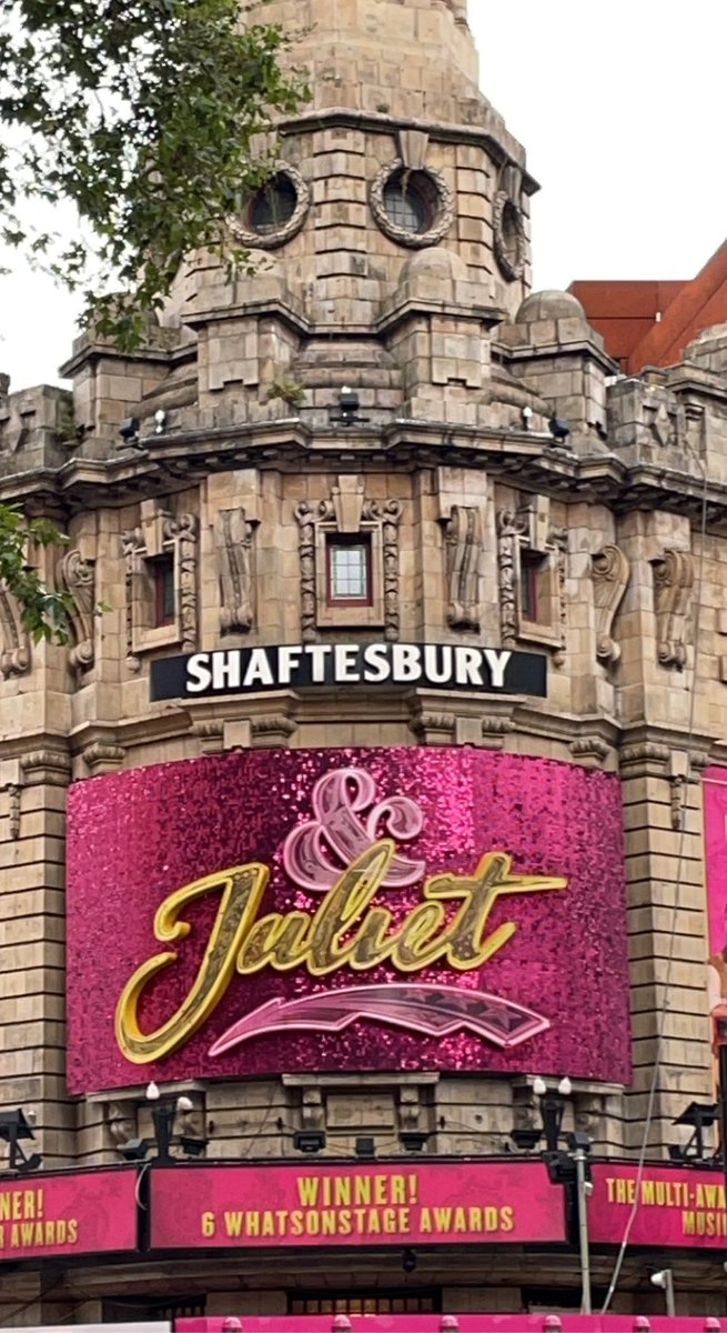 emilylwadley's tweet photo. What a weekend, seeing two of my fave performers in one weekend @gracemouat in #&Juliet in London and @LaytonWilliams in #Everybodyistalkingaboutjamie Bristol, watching them makes me determined to follow my dreams of being on stage ❤️ https://t.co/nPNl6Mnd3k