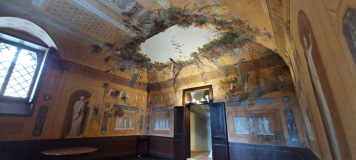 archviola72's tweet photo. Just like the song says..."the sky in the room"! #crossingborders and #connectingspaces at the chinese villa of the Bourbon king in #Palermo.
@privacy_ku @ACUH_UvA @ArtHistoryYork @HistoriaEuropa @rethinkobjects @MoDAMuseum @WHH_seminar https://t.co/TbChef8iCh