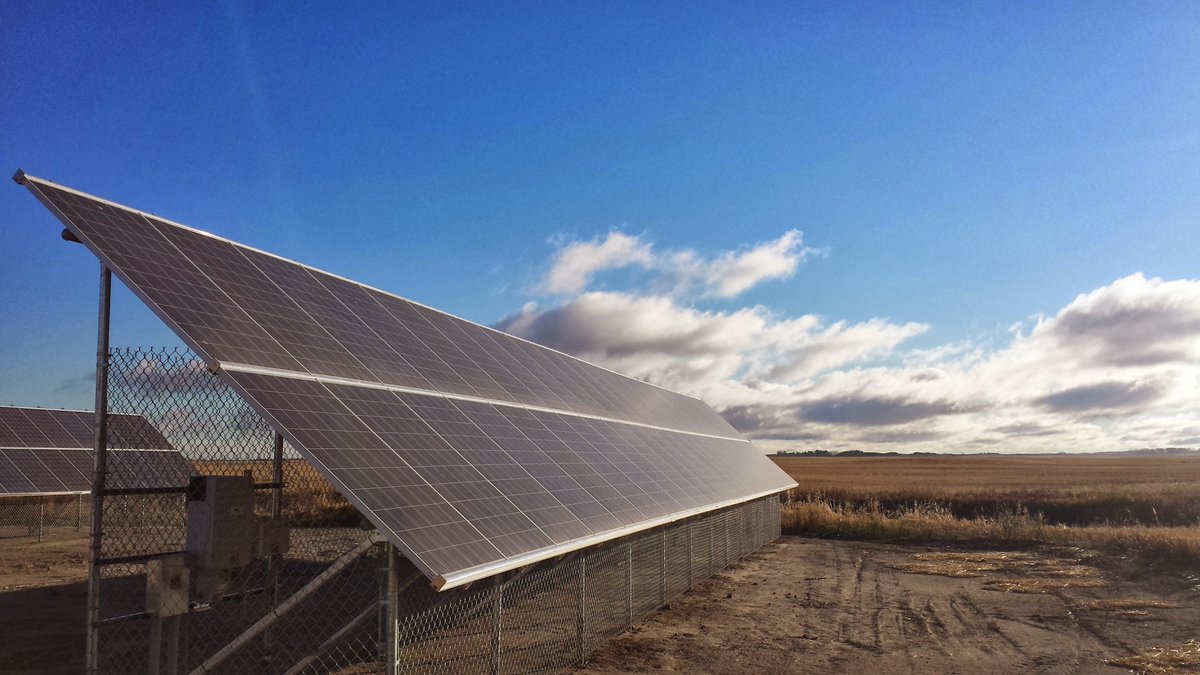 windypopfarm's tweet photo. #SolarChat
I'm running the numbers on solar for my house (not farm yard). I've seen a recent quote of a full 21.2 kWh setup with battery storage for $65k. There's 5k grant, 10 yr interest free loan, SK reno incentive ($1260), and can right off 100%. https://t.co/nmU6ygj7Hb