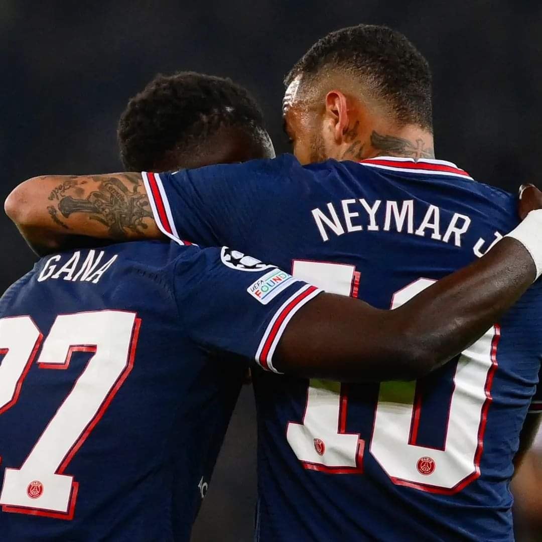 PSG_Nepal's tweet photo. Half Time
PSG-0 0-MARSEILLE
COME ON PSG😤💪💪

#WeAreParis https://t.co/5TnbFDeC1W