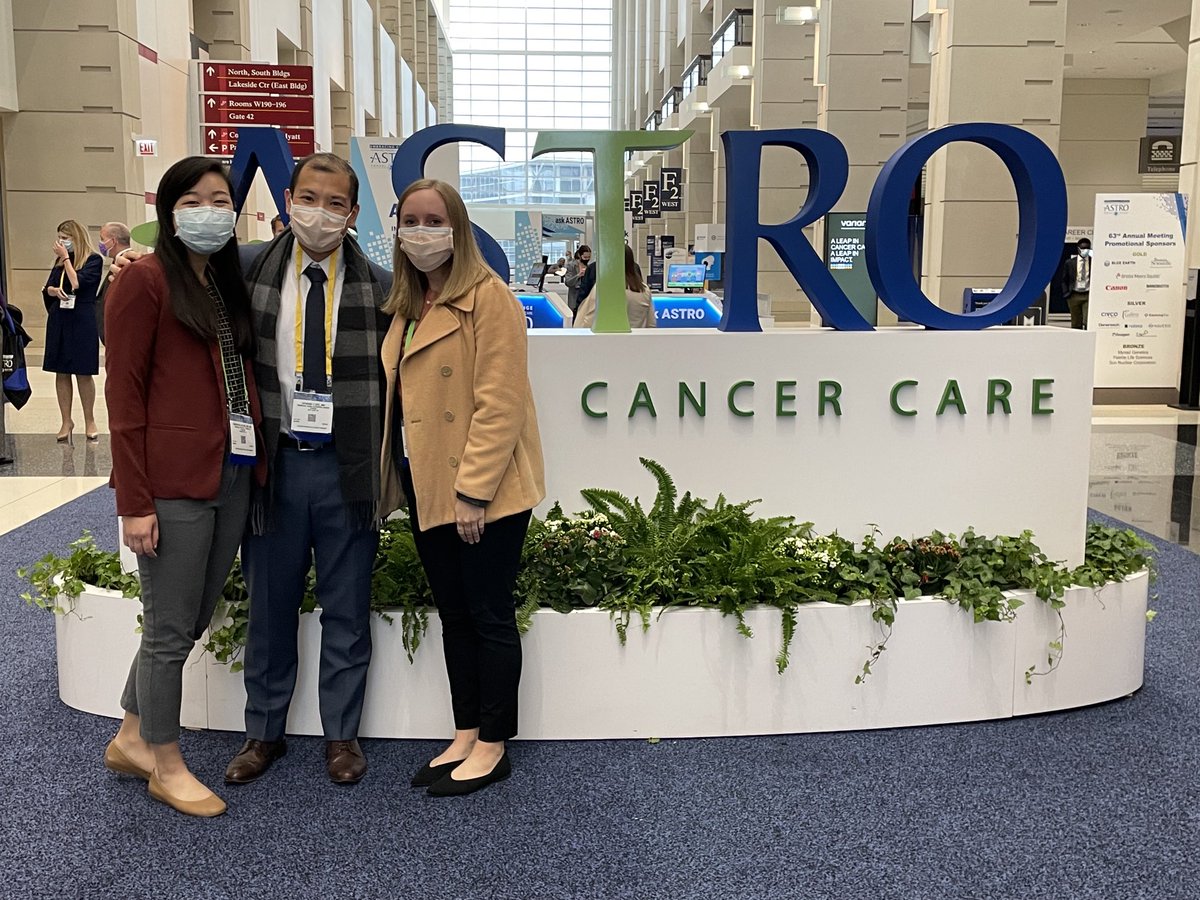 EChrisDee's tweet photo. Smiling like mad under the #masks — 

SO honored to be at my first in-person #ASTRO #ASTRO2021 with ⁦@KaitlynLapen⁩ and ⁦@chr_huang⁩ and grateful to be in #radonc with the gang! 😁 https://t.co/p2Use9d0O4