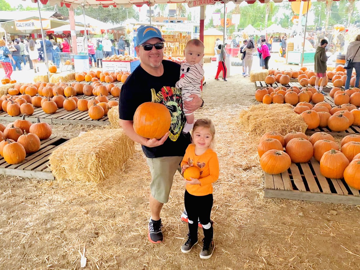 🎃 🎃 🎃 #pumpkinpatch #familyweekend #MyLittlePumpkins #Halloween2021 #Boo 👻