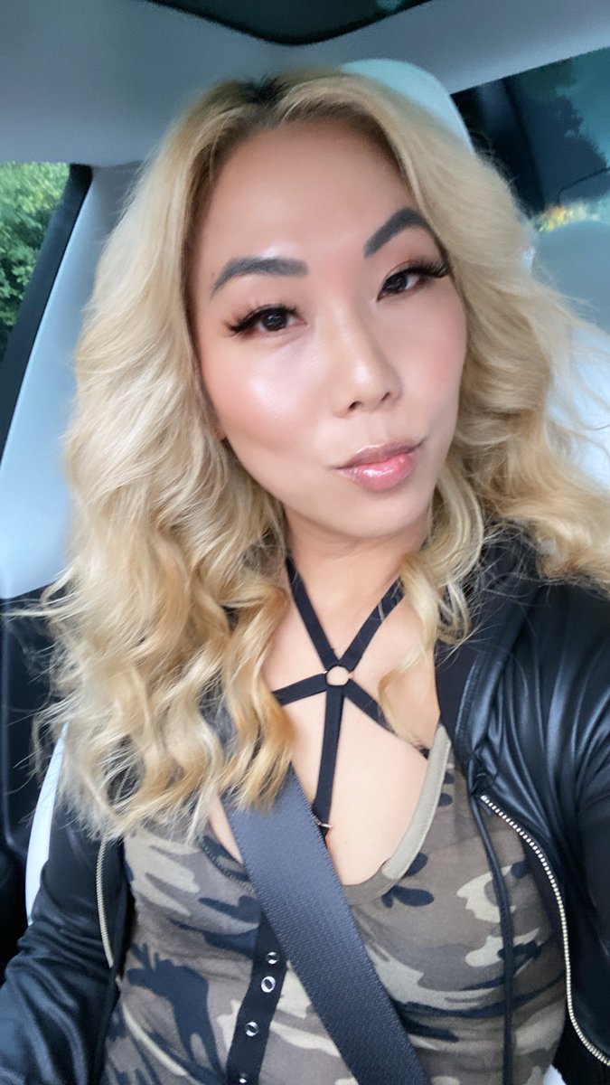 HeatherGin's tweet photo. And she popped a Tesla, now she going electric ⚡️⚡️⚡️🏁 https://t.co/AOdwxRPI2g