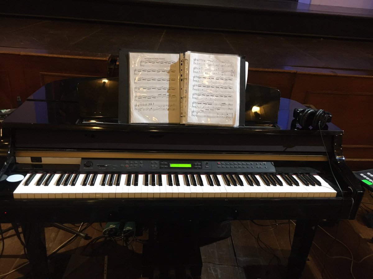 Solo Napoli sa autorappresentarsi in modo perfetto col sue canzoni. Al <a href="/teatroTrianon/">teatro Trianon</a> uno spettacolo bello da vedere sia per i turisti sia per i napoletani